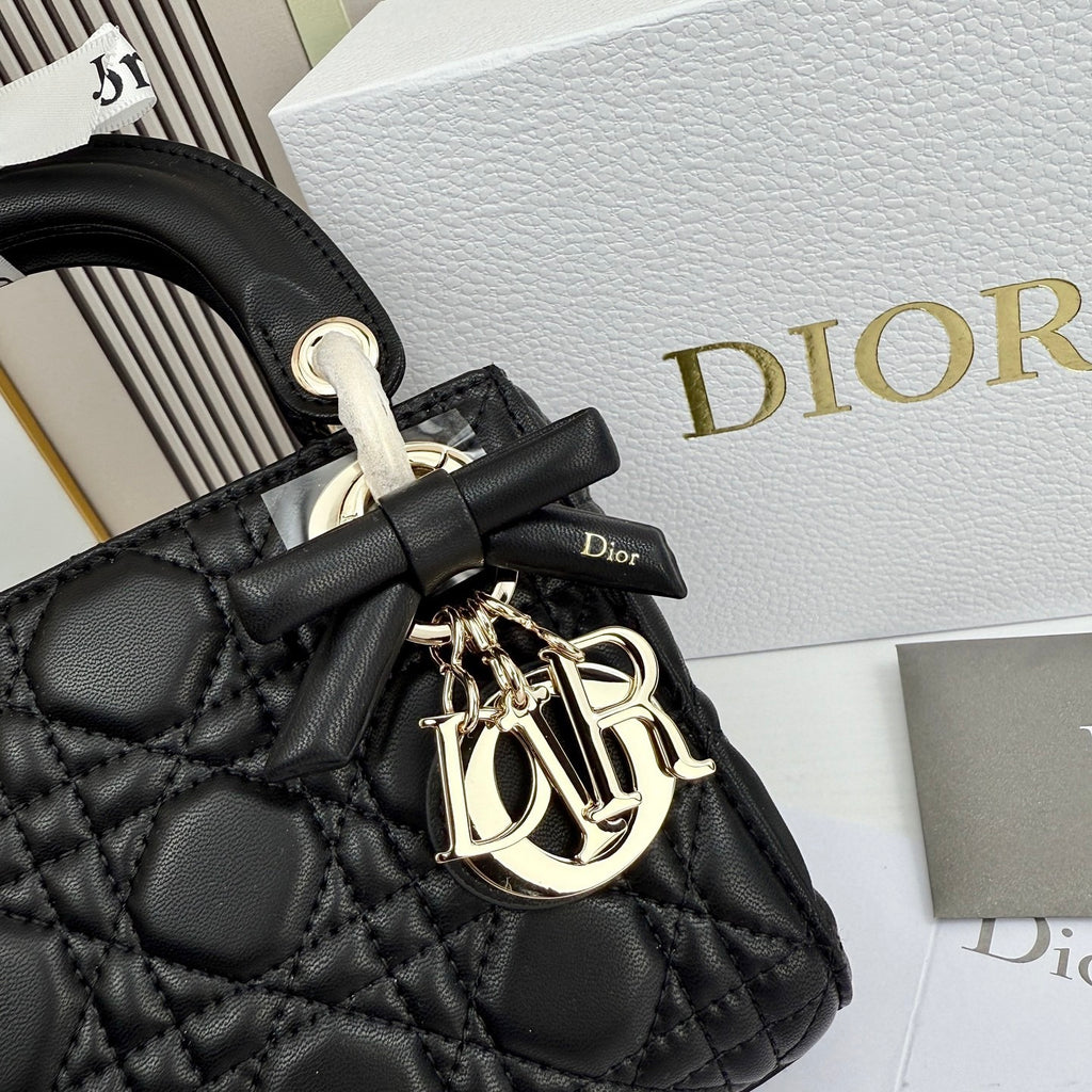 Classic Lady Bow Top-Handle Bag 26ss
