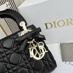 Classic Lady Bow Top-Handle Bag 26ss