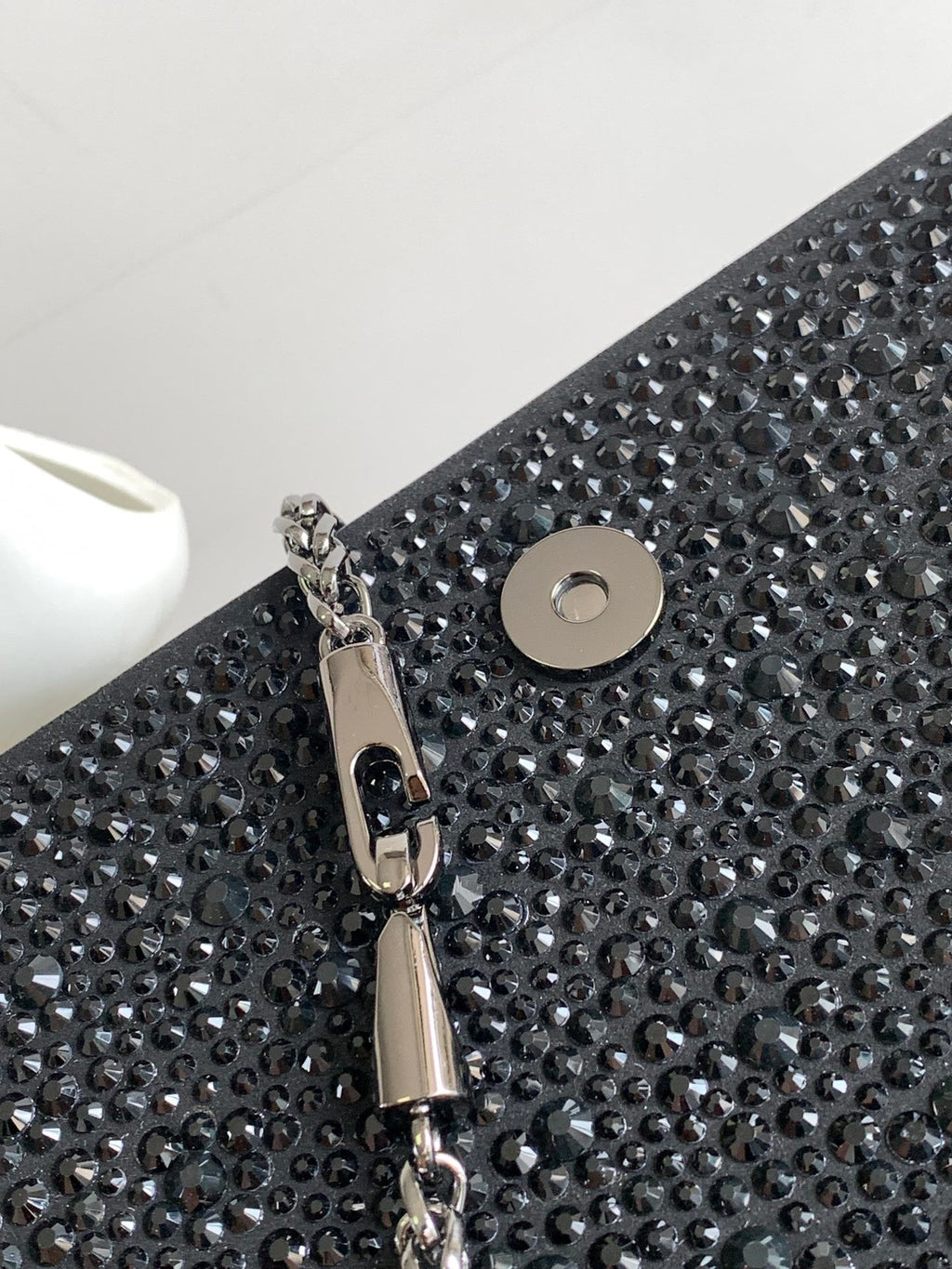 💎 V Signature Locò Crystal Mini Bag