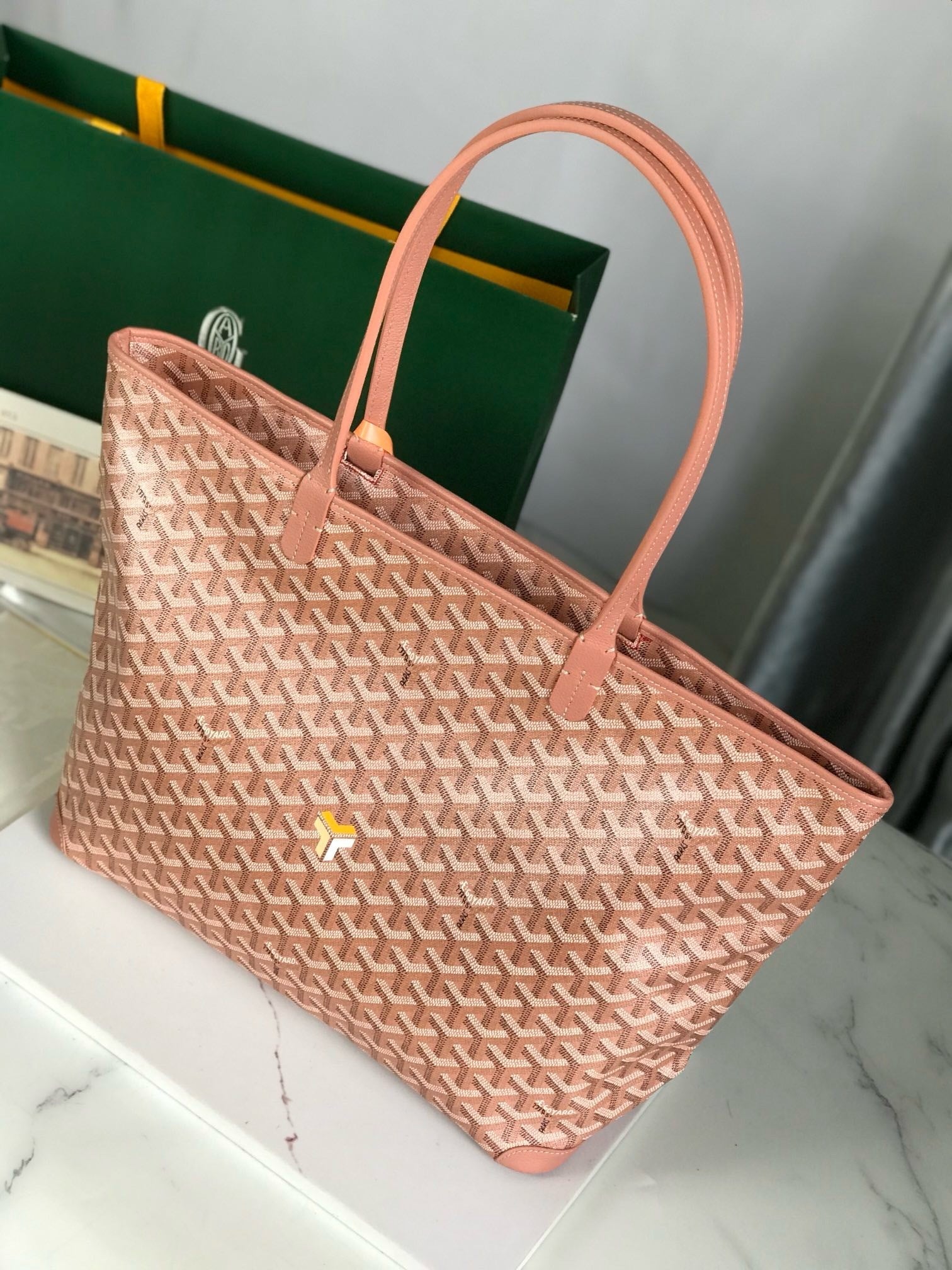 Goy Premium Zipper Tote — MM Size