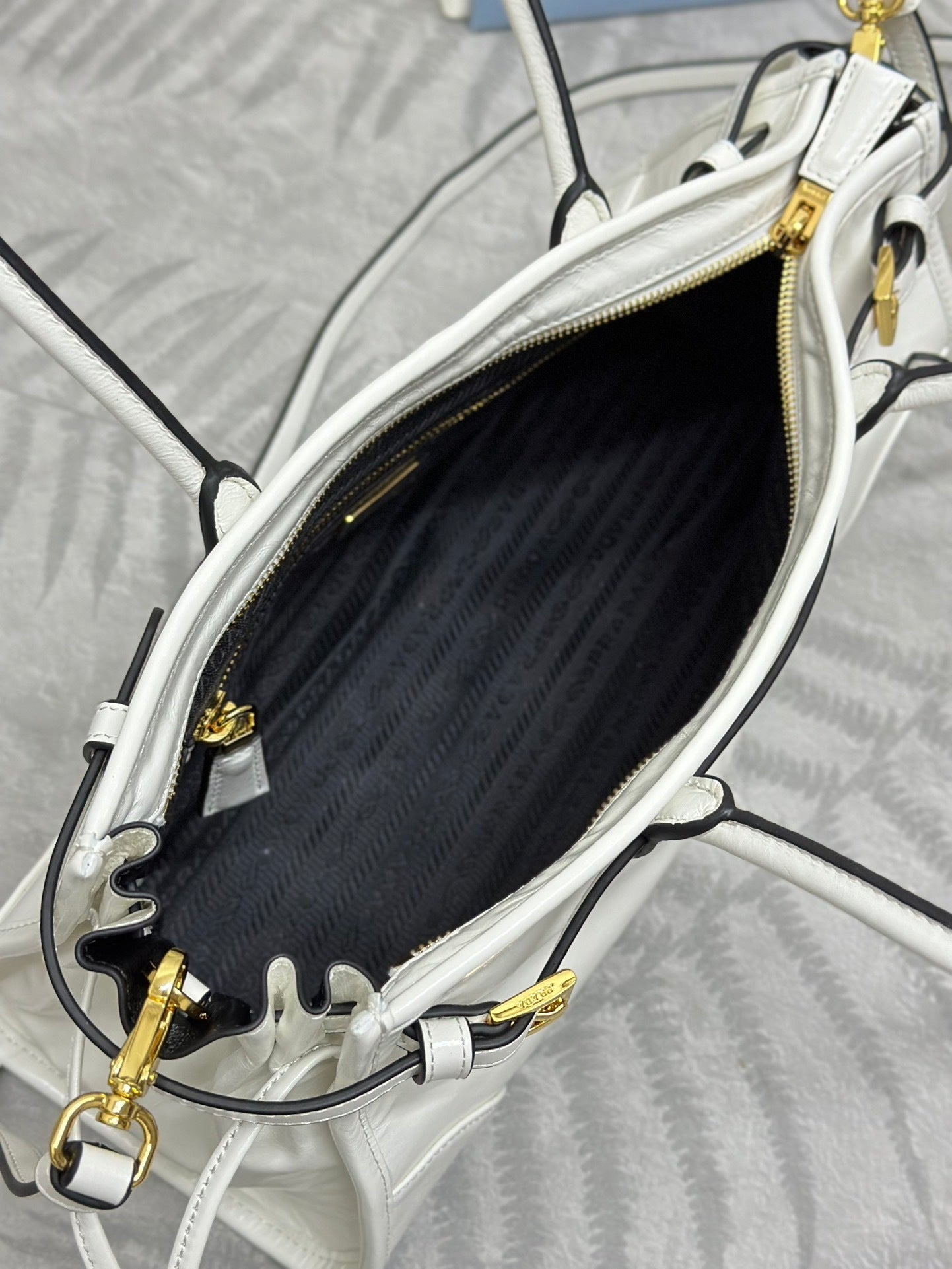Soft Lux Vintage-Inspired Handbag [Premium Quality 🥇]