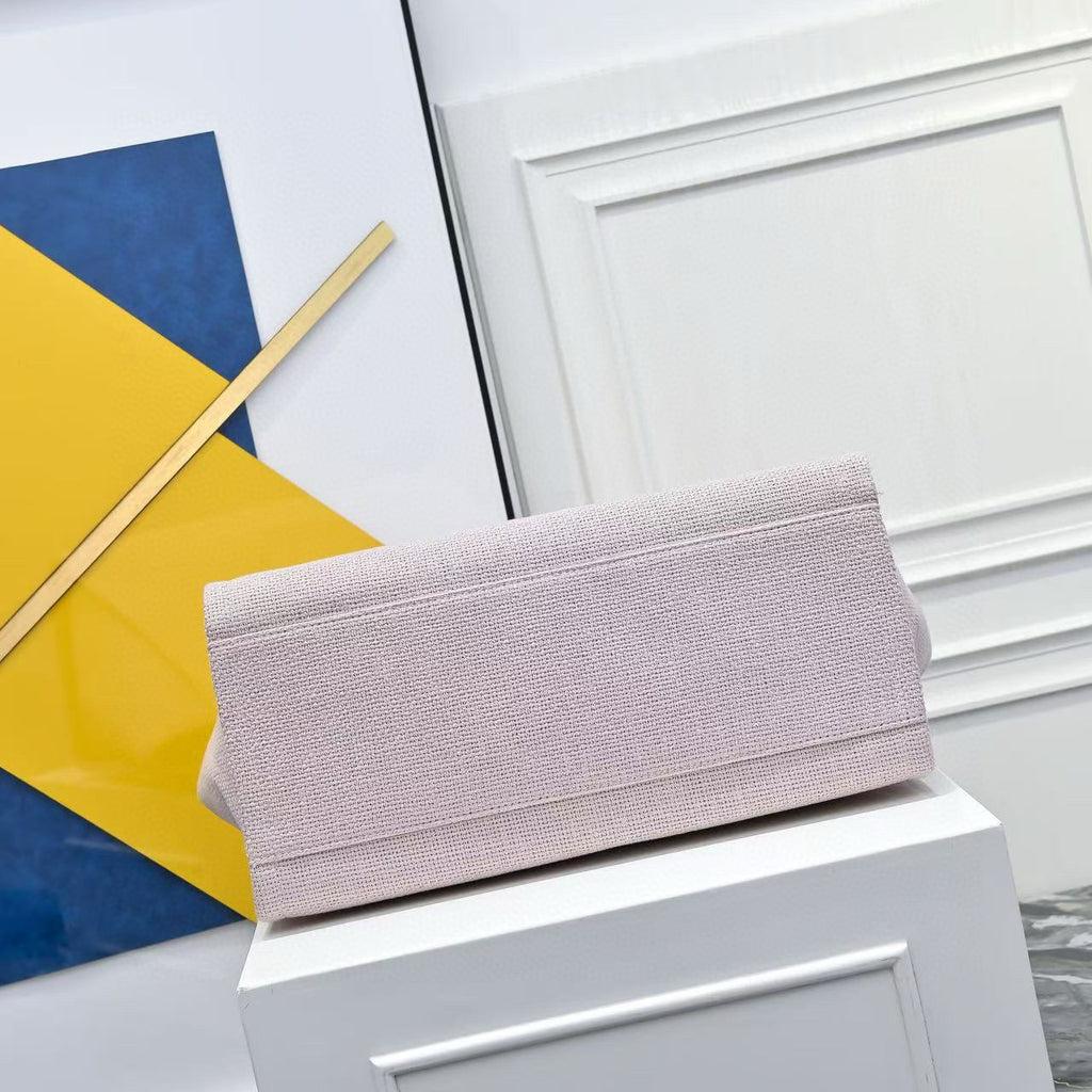 Luxury Canvas Tote (AS3257) – Limited Edition