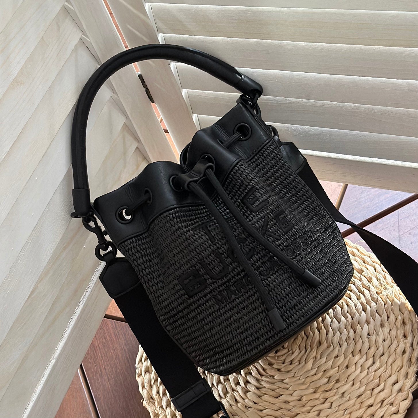 The Bucket Shoulder Bag – Chic and Functional Design (Premium Quality)