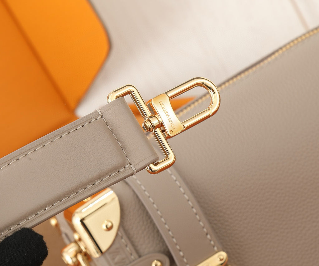 Side Trunk Medium Handbag (Premium Quality)