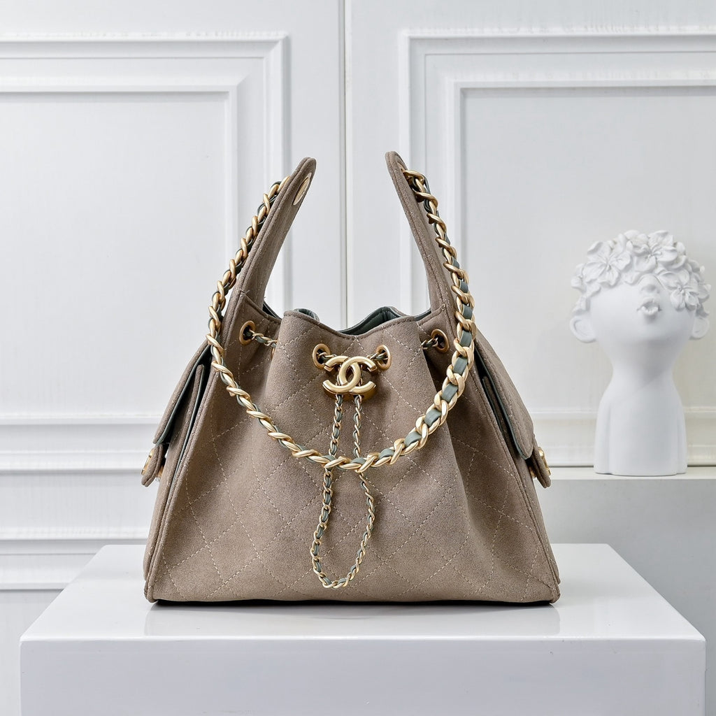 Quilted Hobo Bucket Bag — Vintage Black &amp; Gold