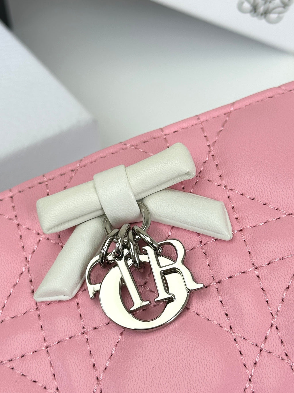 D Bow Logo Card Holder | S2867/ S2866| Lambskin |