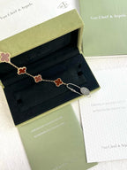 VC-Shaped Carnelian Five-Petal Bracelet