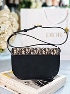 Médaillon Flap Bag — Medium | Premium Quality