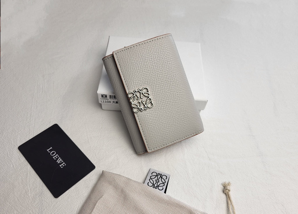 Pebble Grain Calf Wallet