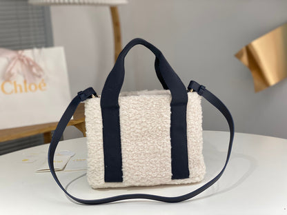 Ch*l*o*e : Furry wooden tote bag