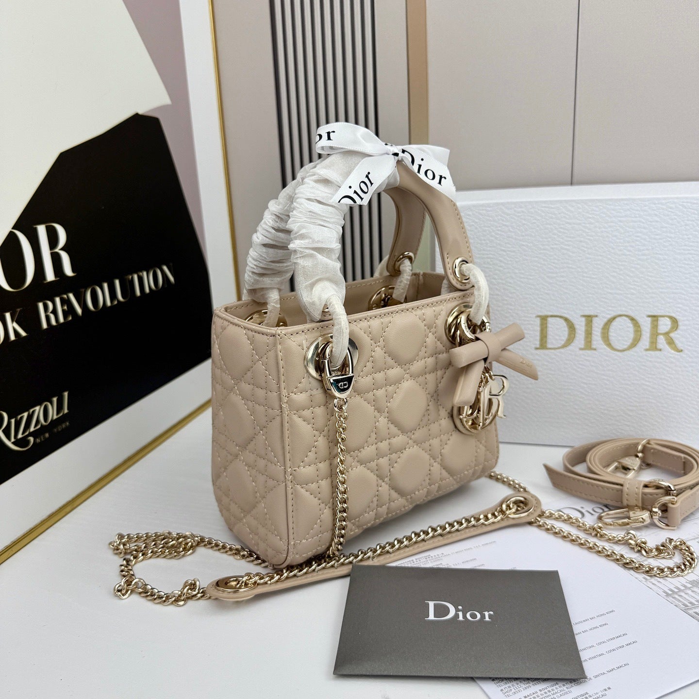 Classic Lady Bow Top-Handle Bag 26ss