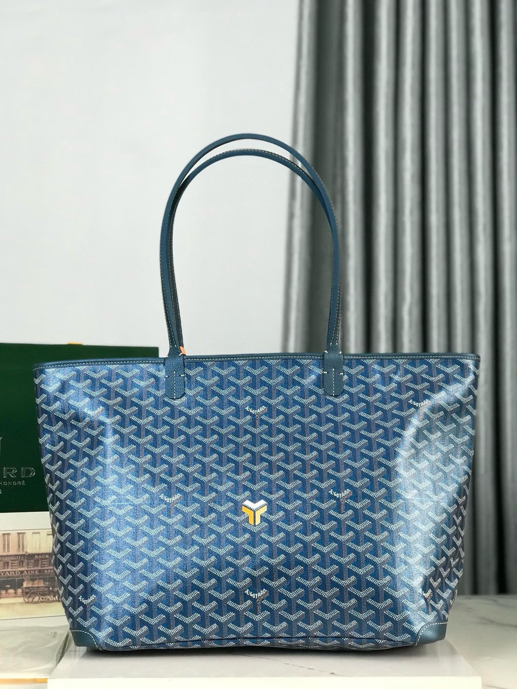 Goy Premium Zipper Tote — MM Size