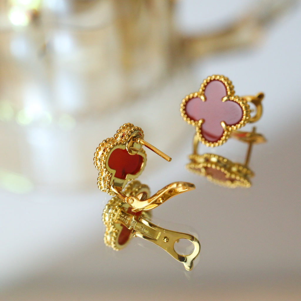 Clover Medium Stud Earrings