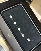 VC-Shaped Carnelian Five-Petal Bracelet