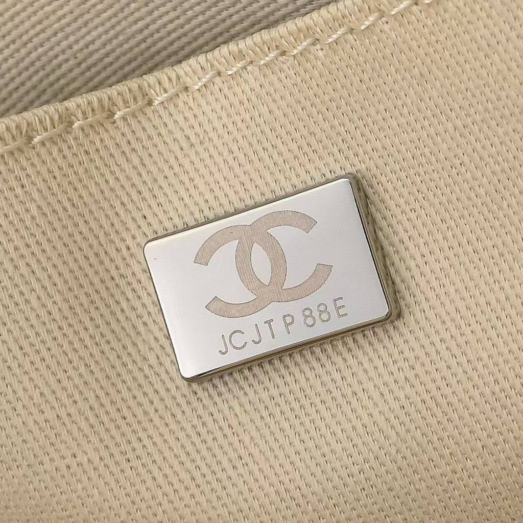 Luxury Canvas Tote (AS3257) – Limited Edition