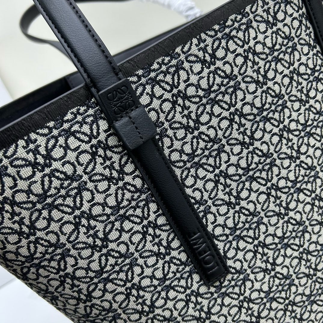 Oversized Embroidered Jacquard Tote – Everyday Carryall Bag (Premium Quality )