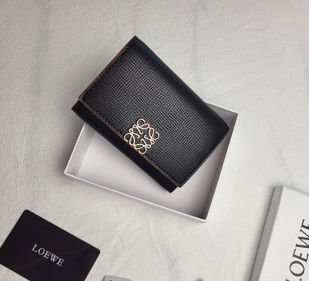 Meticulously Crafted L*o*ew*e Pebble Grain Calf Wallet