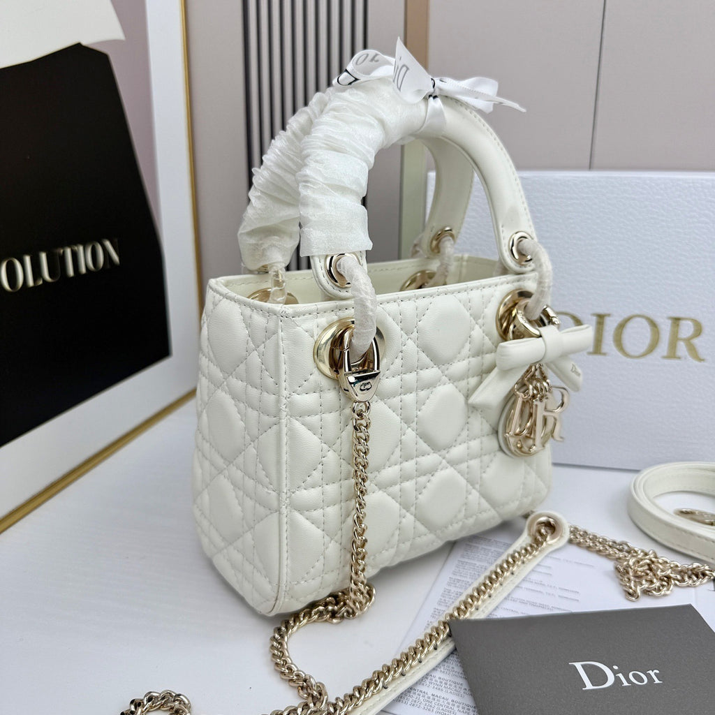 Classic Lady Bow Top-Handle Bag 26ss