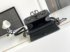 V-SLING Handcrafted Pompom Bag | 9911 MTX