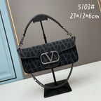 💗 V Signature Locò Calfskin Bag — Large