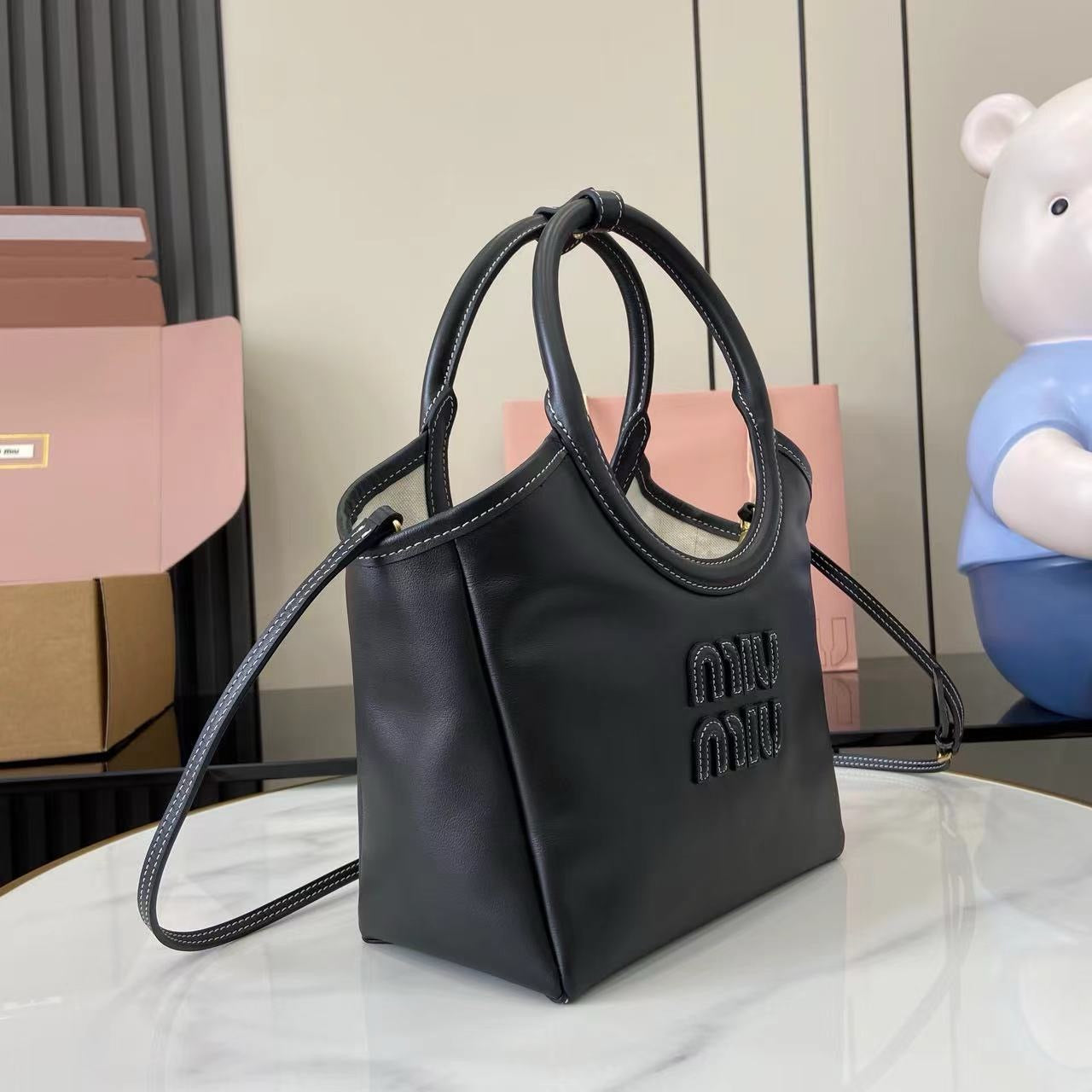 MM IVY Structured Leather Shoulder Bag – JC