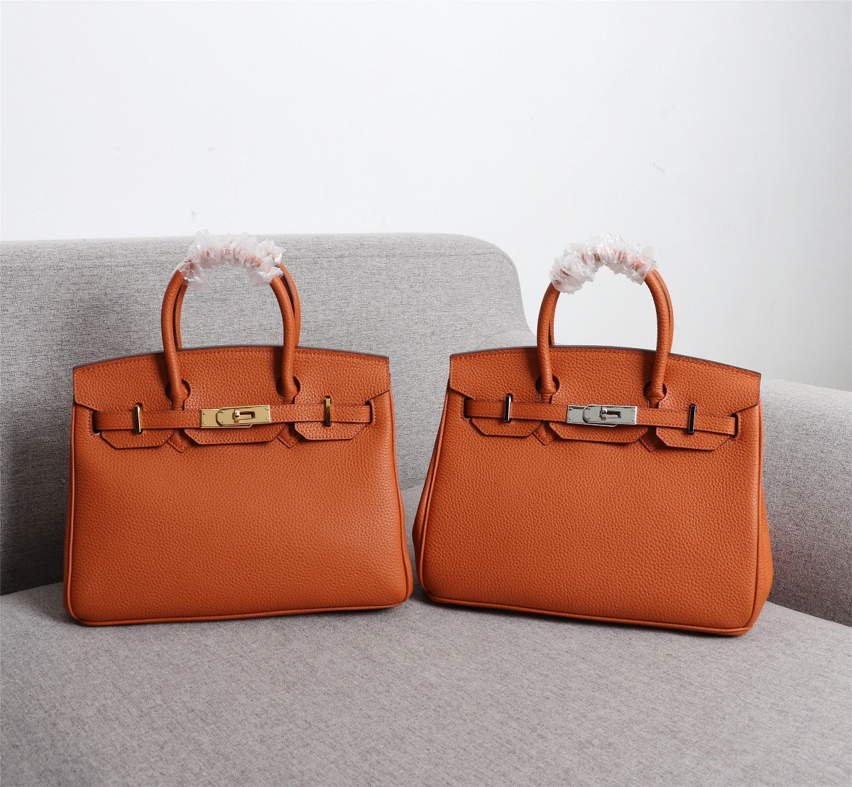 Elegant Togo-Textured Leather Handbag – Premium Craftsmanship