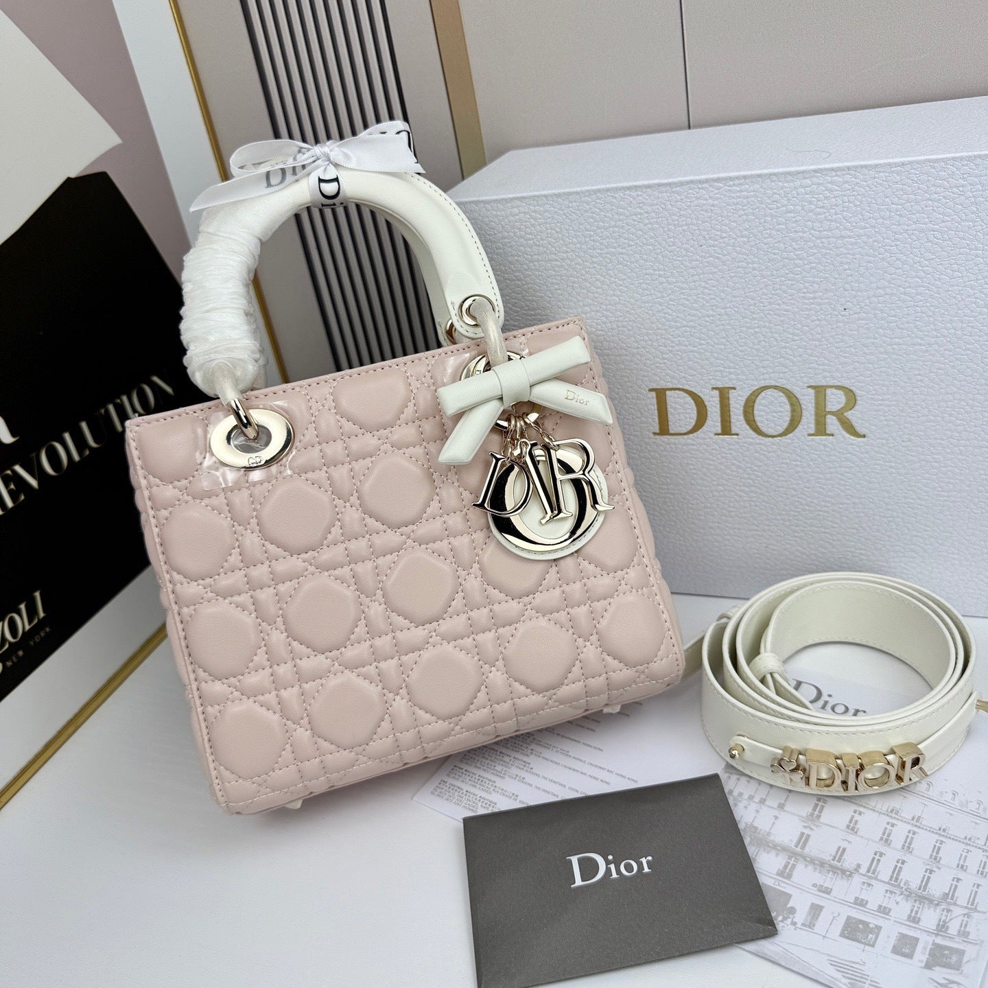 Classic Lady Bow Top-Handle Bag 26ss