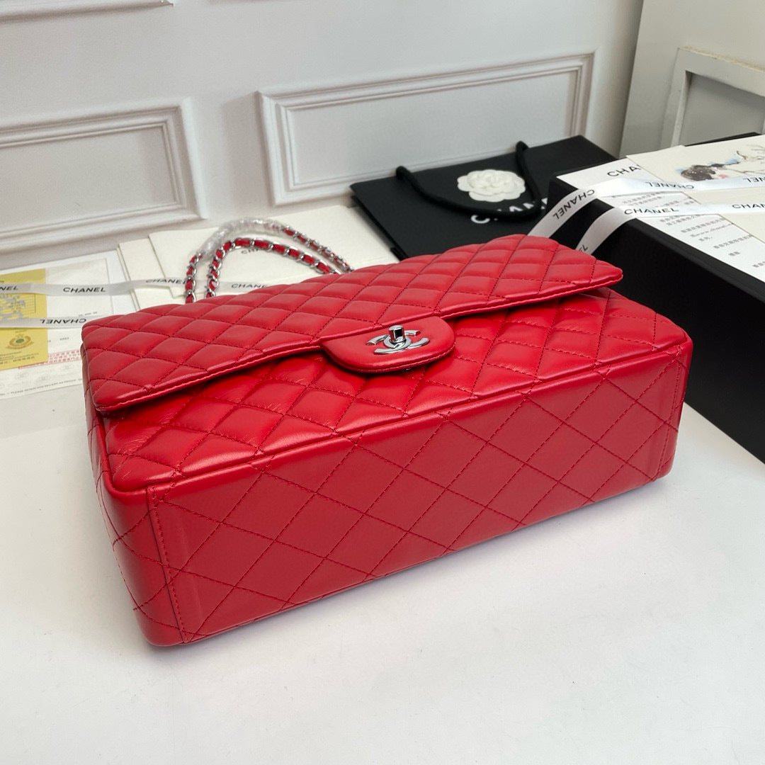 Maxi Quilted Flap Bag in Lambskin — 33cm