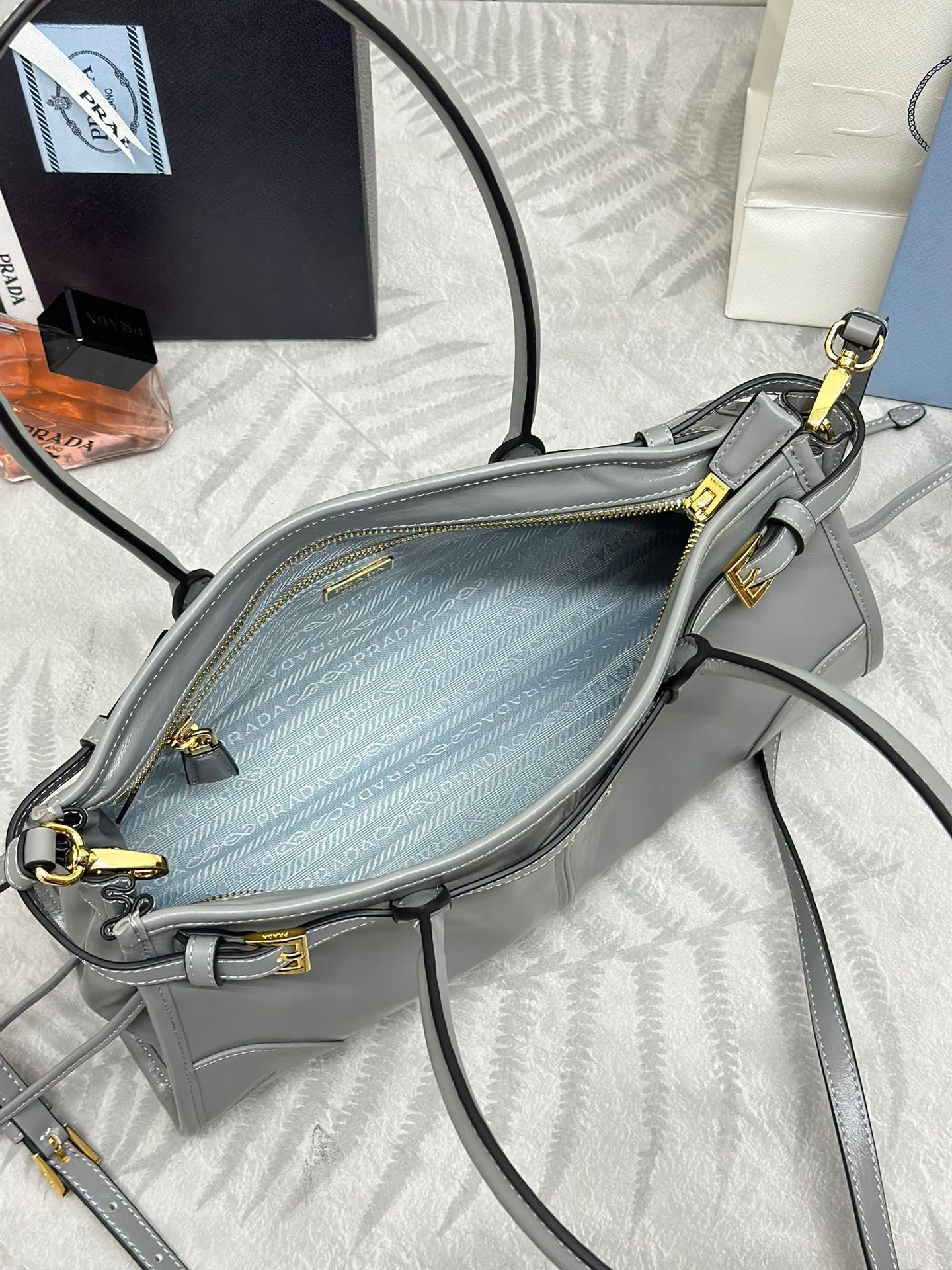 Soft Lux Vintage-Inspired Handbag [Premium Quality 🥇]