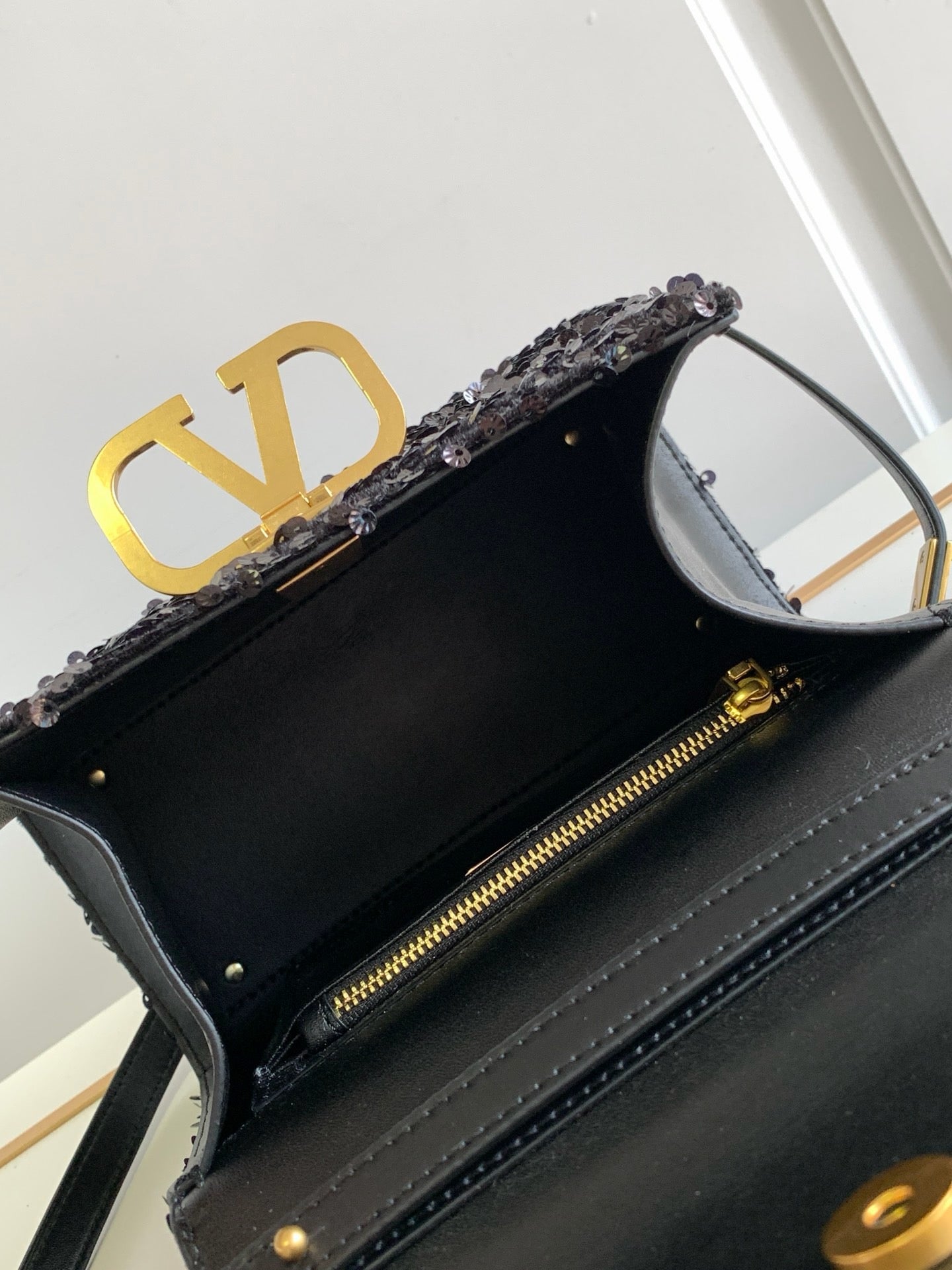V-SLING 3D Embroidered Sequin Bag | 9866 MTX