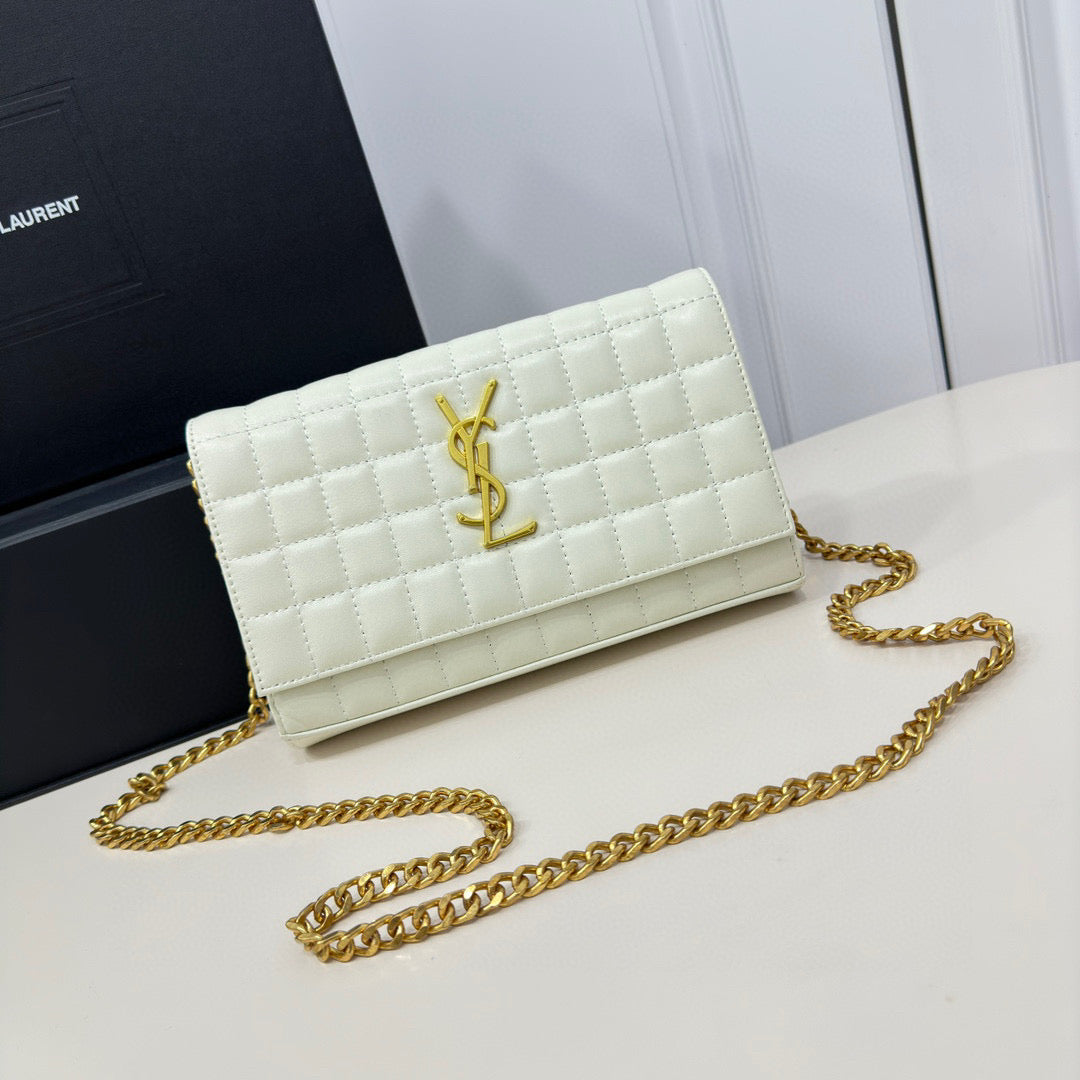 Introducing the CASSA*NDRE Chain Bag: Timeless Elegance and Practicality by Y*S*L