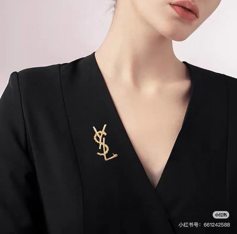 Y Gold Letter Brooch