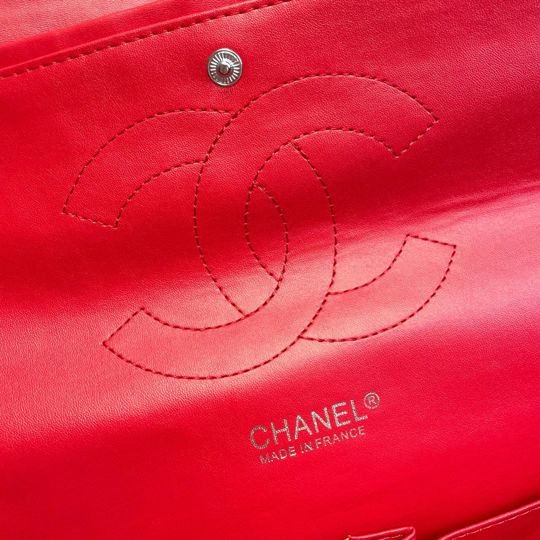 Maxi Quilted Flap Bag in Lambskin — 33cm