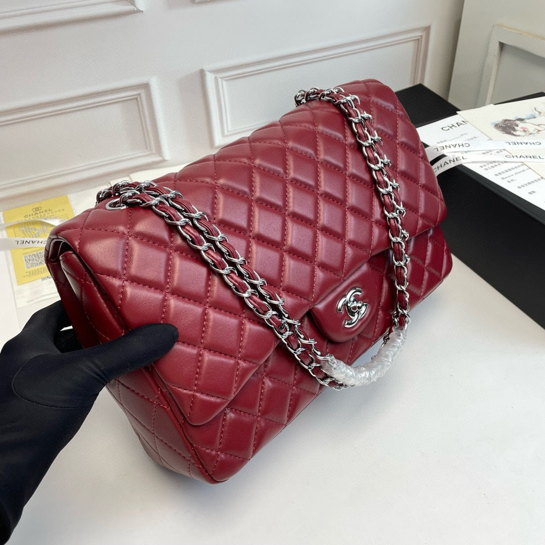 Maxi Quilted Flap Bag in Lambskin — 33cm