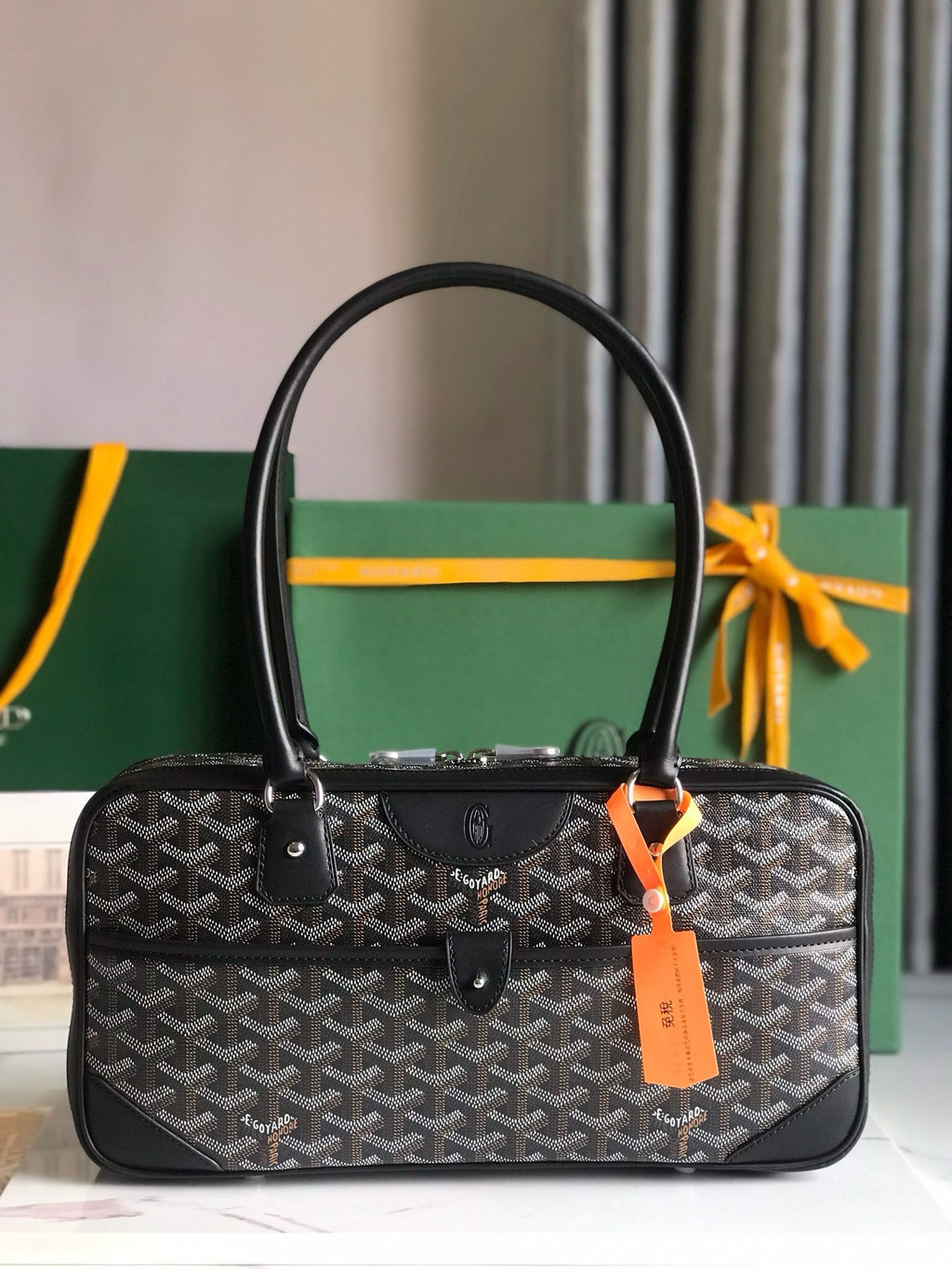 The Vintage Baguette Shoulder Bag (Premium Quality )