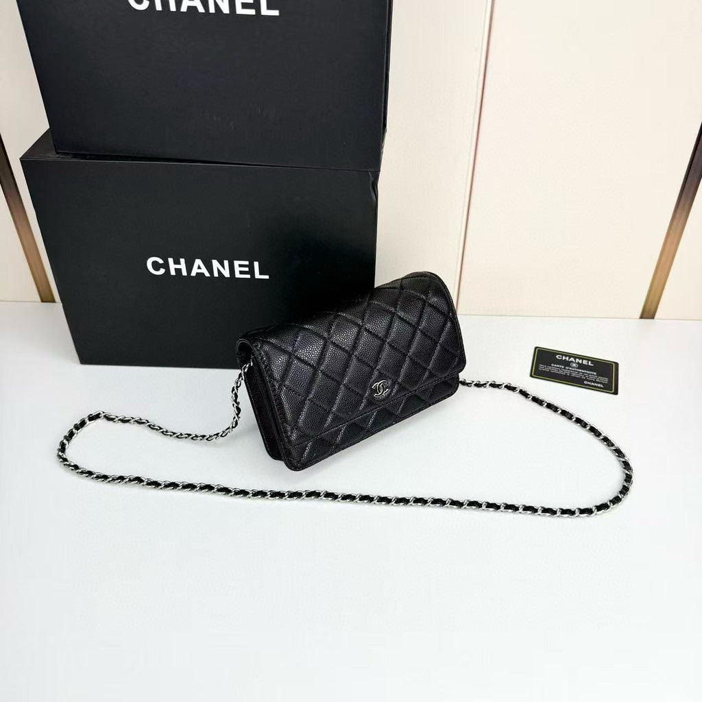C woc Chain Wallet Bag