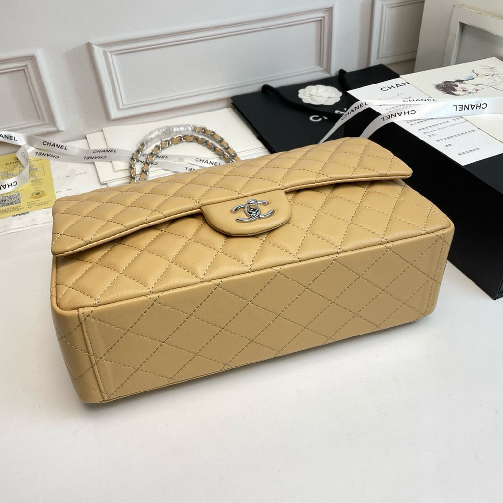 Maxi Quilted Flap Bag in Lambskin — 33cm