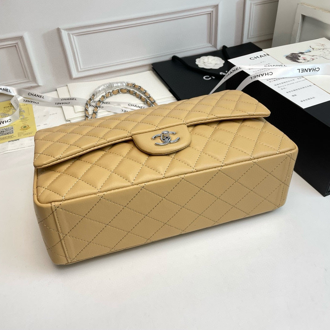 Maxi Quilted Flap Bag in Lambskin — 33cm