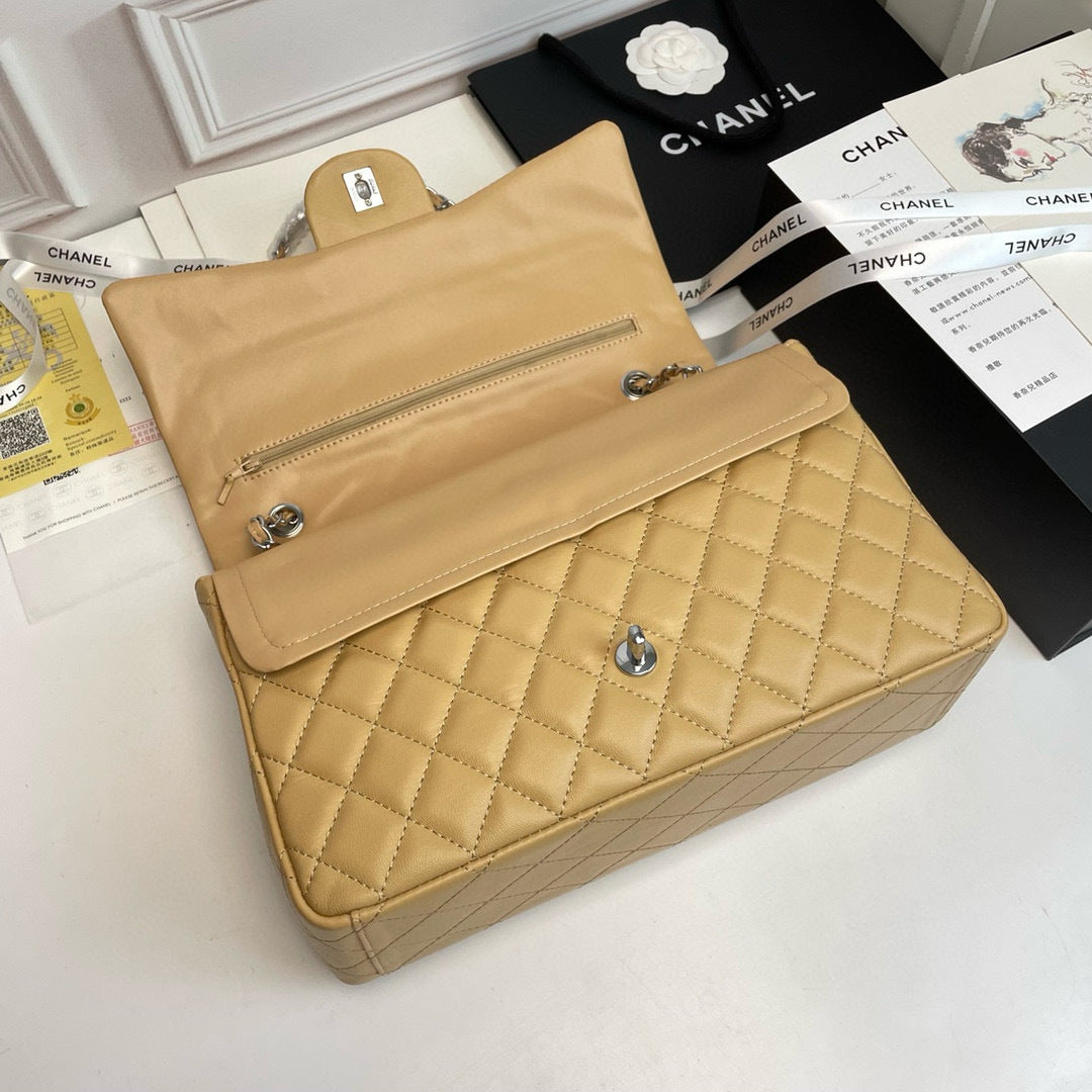 Maxi Quilted Flap Bag in Lambskin — 33cm