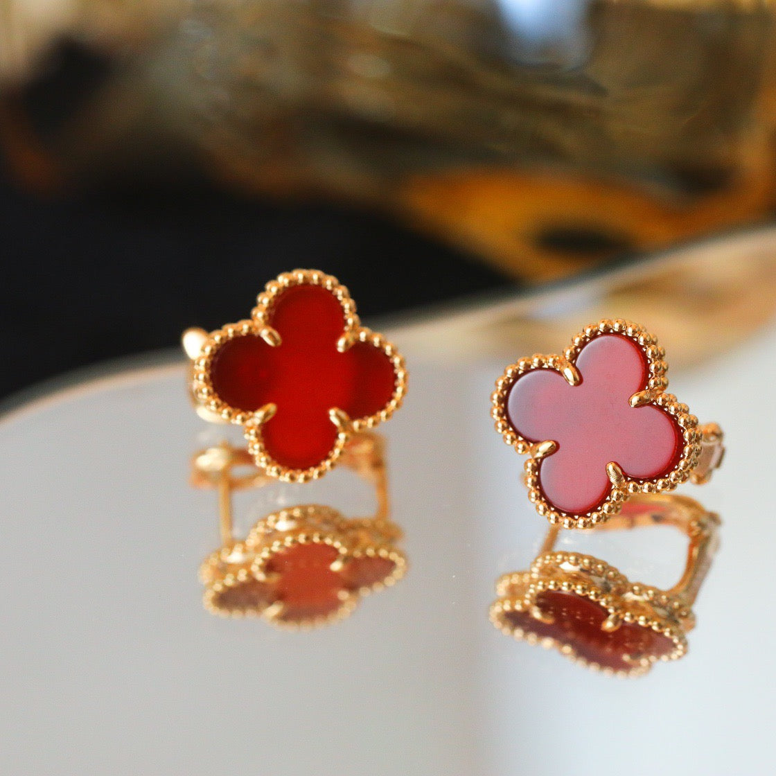 Clover Medium Stud Earrings