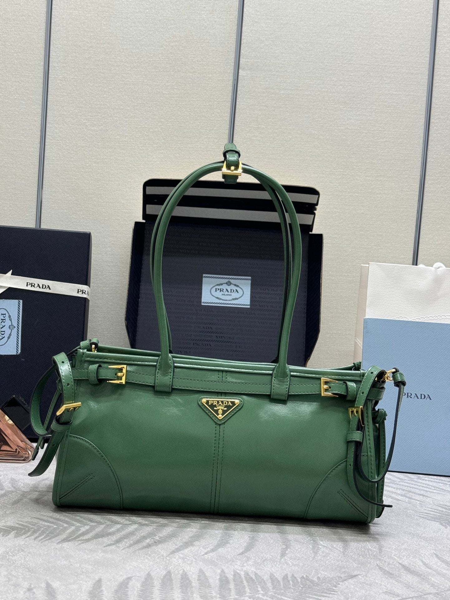 Soft Lux Vintage-Inspired Handbag [Premium Quality 🥇]