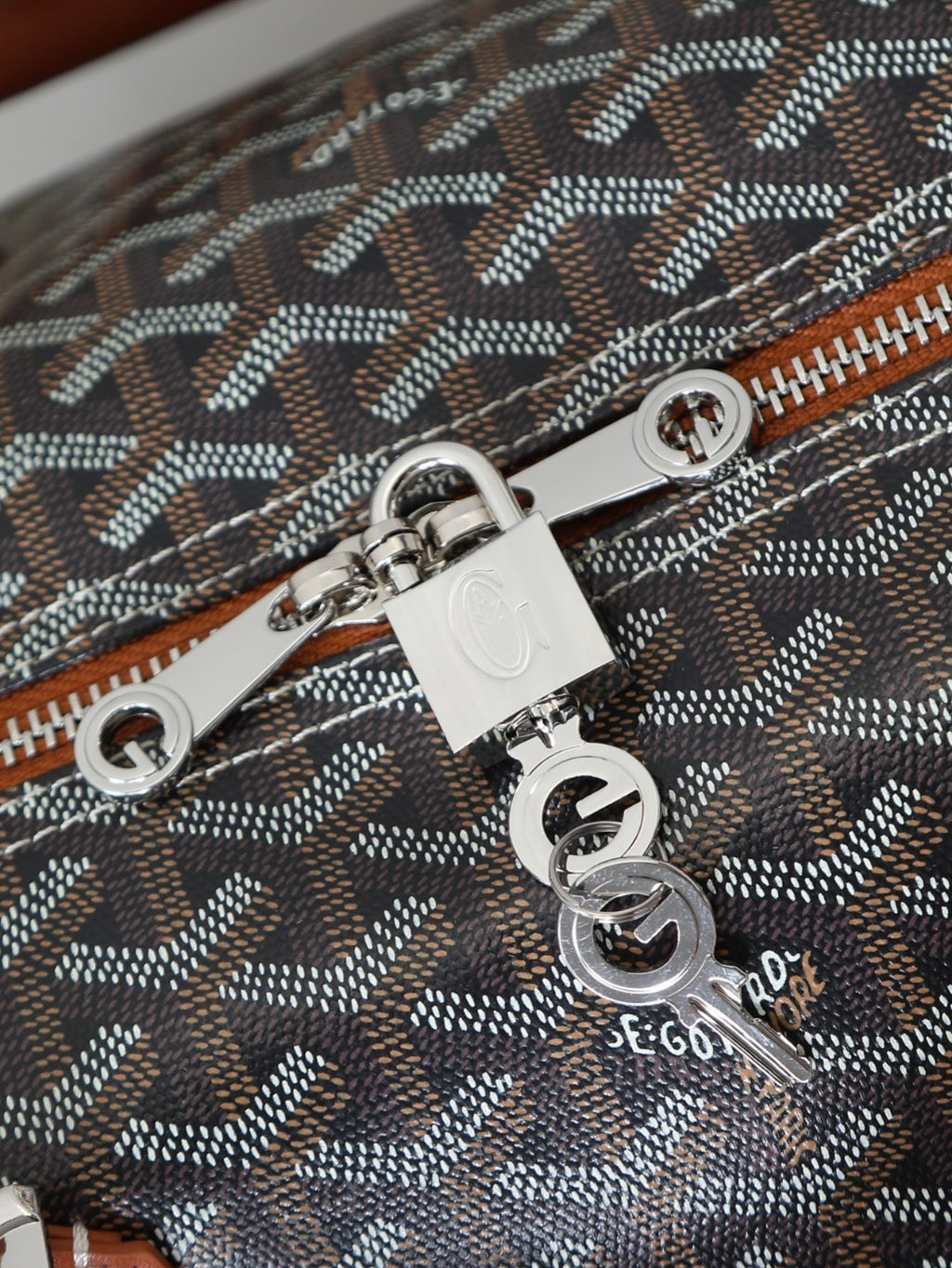 The BOSTON 50 Traveler (Premium Quality)