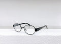Stylish Sunglasses – Model CL40235U 🕶️