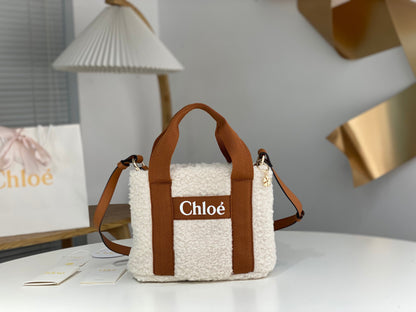 Ch*l*o*e : Furry wooden tote bag