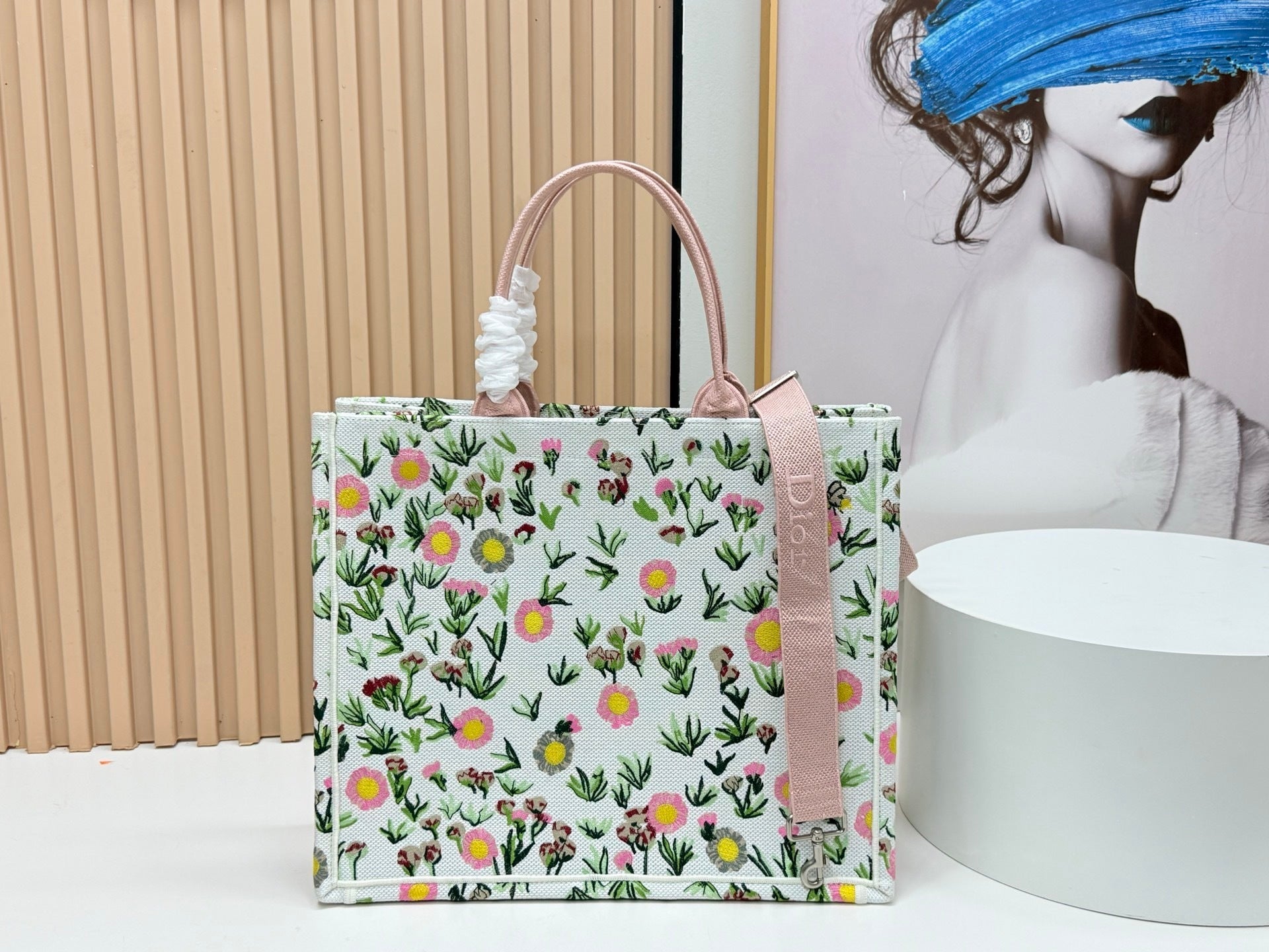 D Modern Heritage Tote Bag —Book Tote Bag