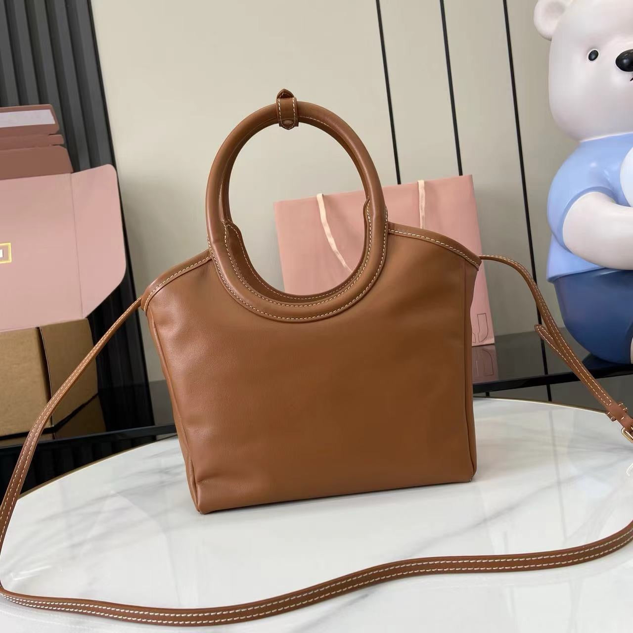 MM IVY Structured Leather Shoulder Bag – JC