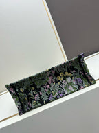 Art-Inspired Embroidered Tote Book