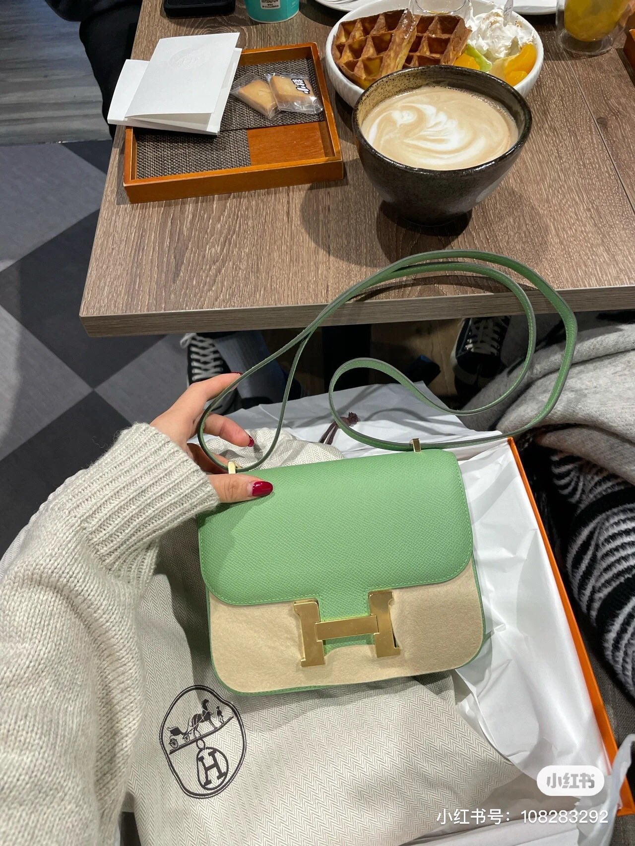 Premium Constance-Shoulder Bag