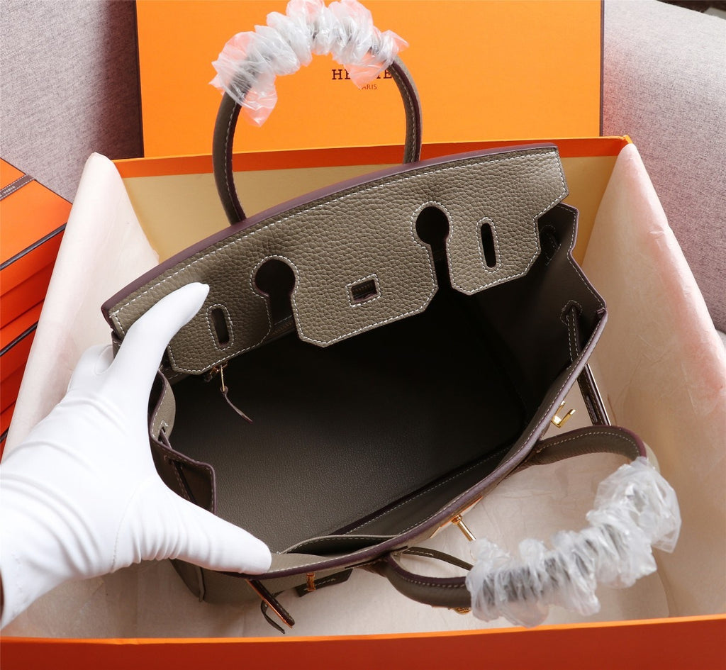 Elegant Togo-Textured Leather Handbag – Premium Craftsmanship