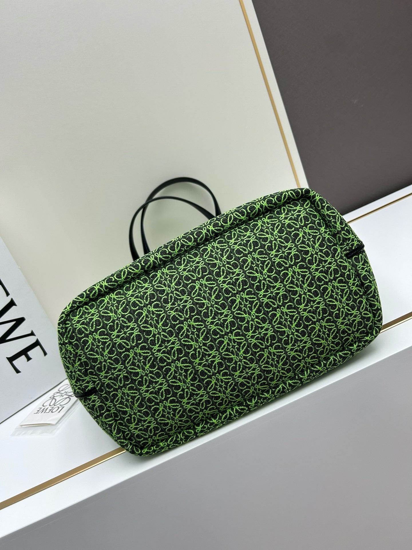Oversized Embroidered Jacquard Tote – Everyday Carryall Bag (Premium Quality )